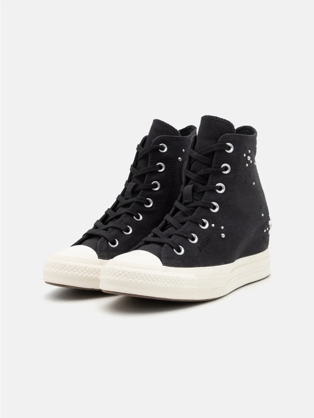 Converse upper material
